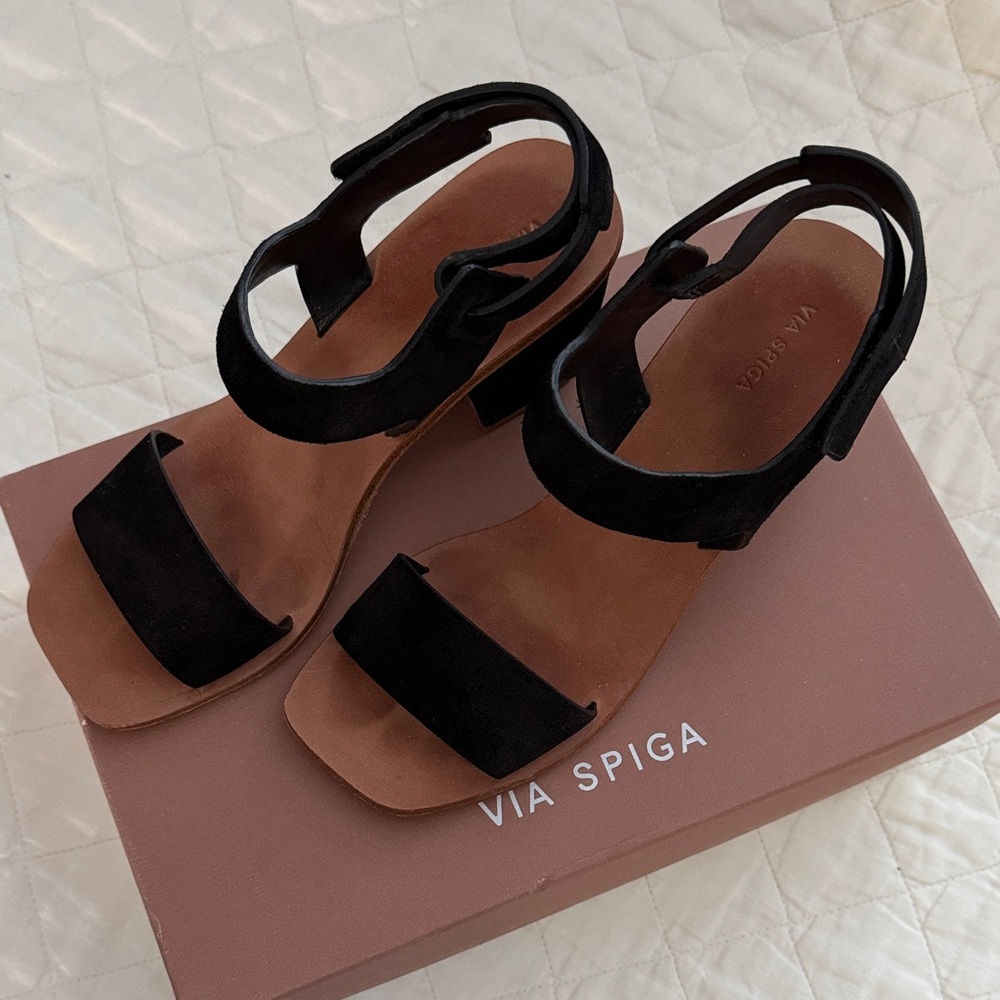 Via Spiga Black and Tan Women's Sandals